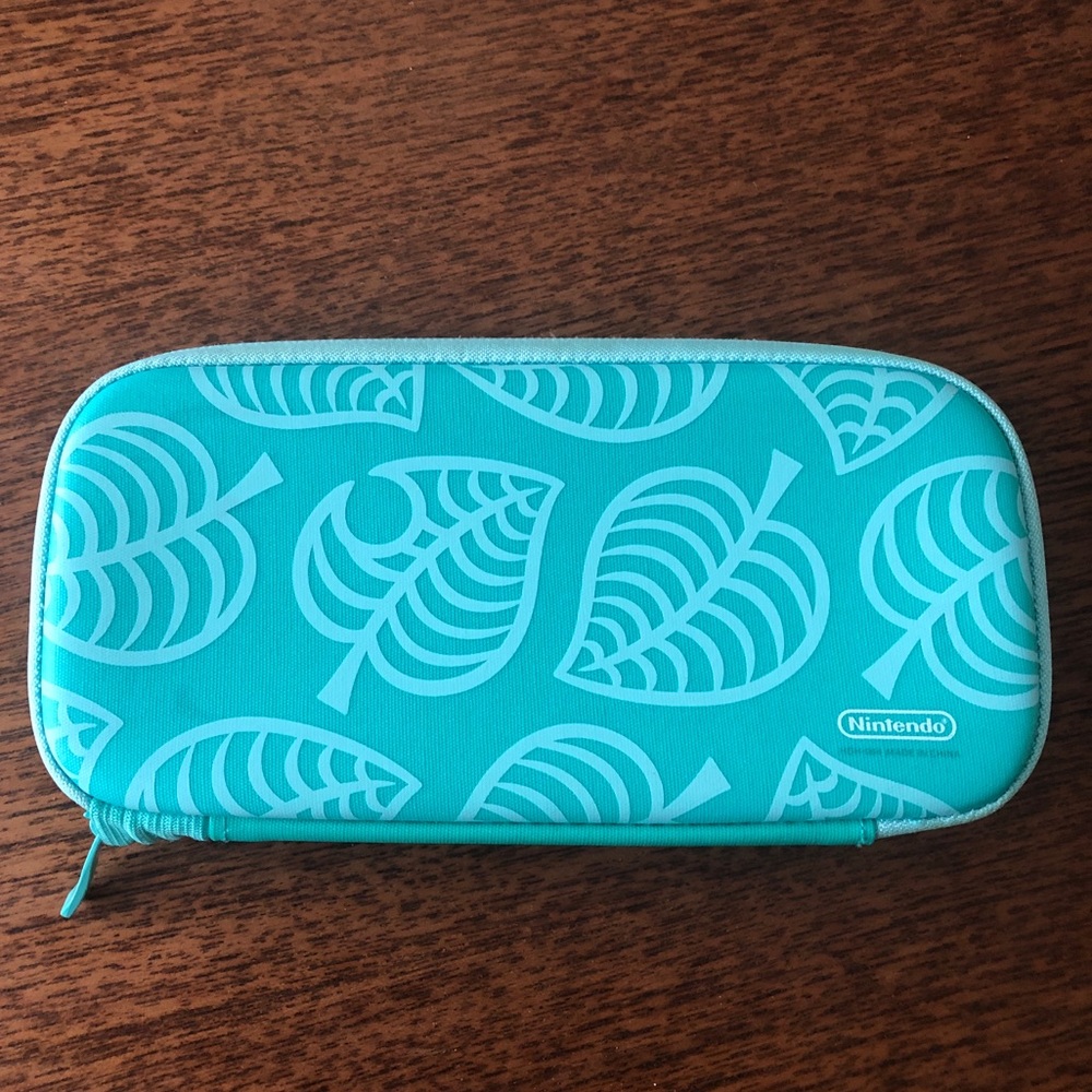 Nintendo Switch Lite Animal Crossing: New Horizons Aloha Edition Carry Case